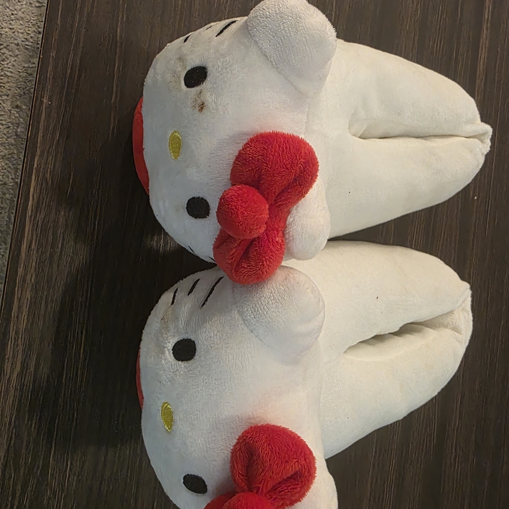 Hello Kitty Slippers - Picture 4 of 4